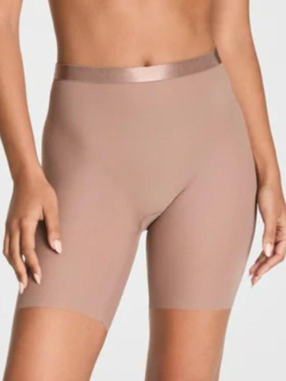 SPANX Mid-Thigh Short NWT - Large